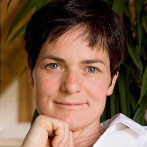 Dame Ellen MacArthur Bio | Book For Speaking Engagements